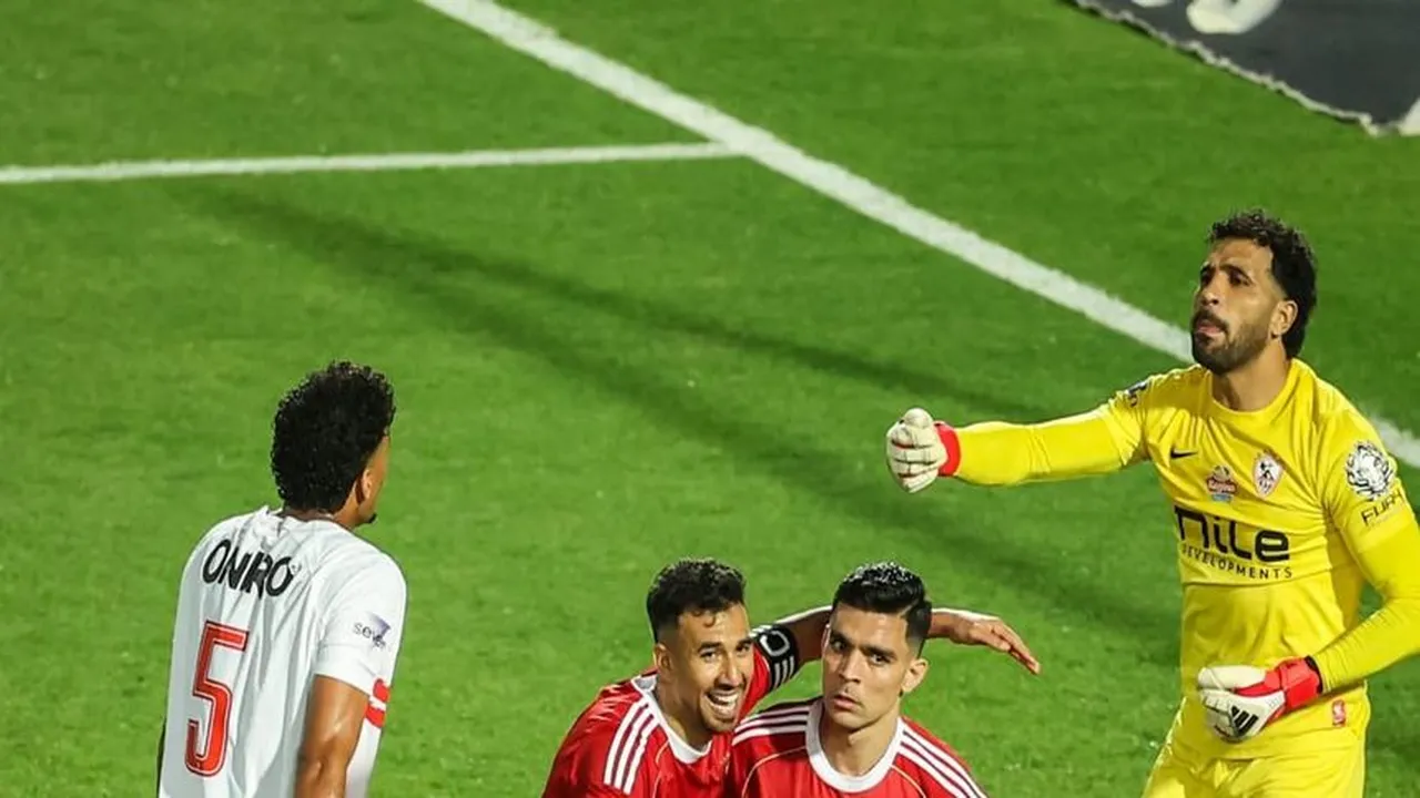 الأهلي استغل الموقف.. «فيفا» يحرم الزمالك من 3 صفقات «مجانية» بقرار رسمي